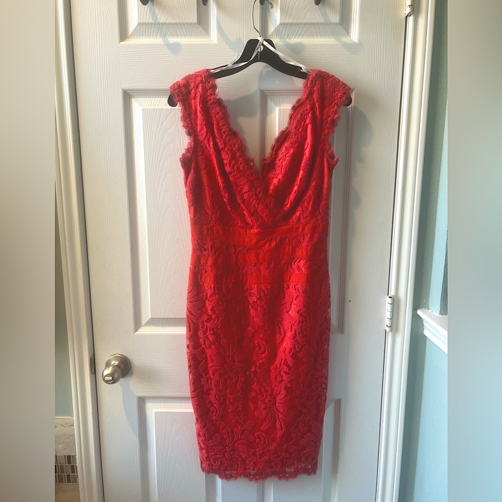 Tadashi Shoji coral lace formal mid length dress size 4